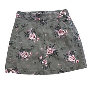 H&M Divided Floral Distressed Jean Mini Skirt Sz 4 Women’s Olive / Army Green
